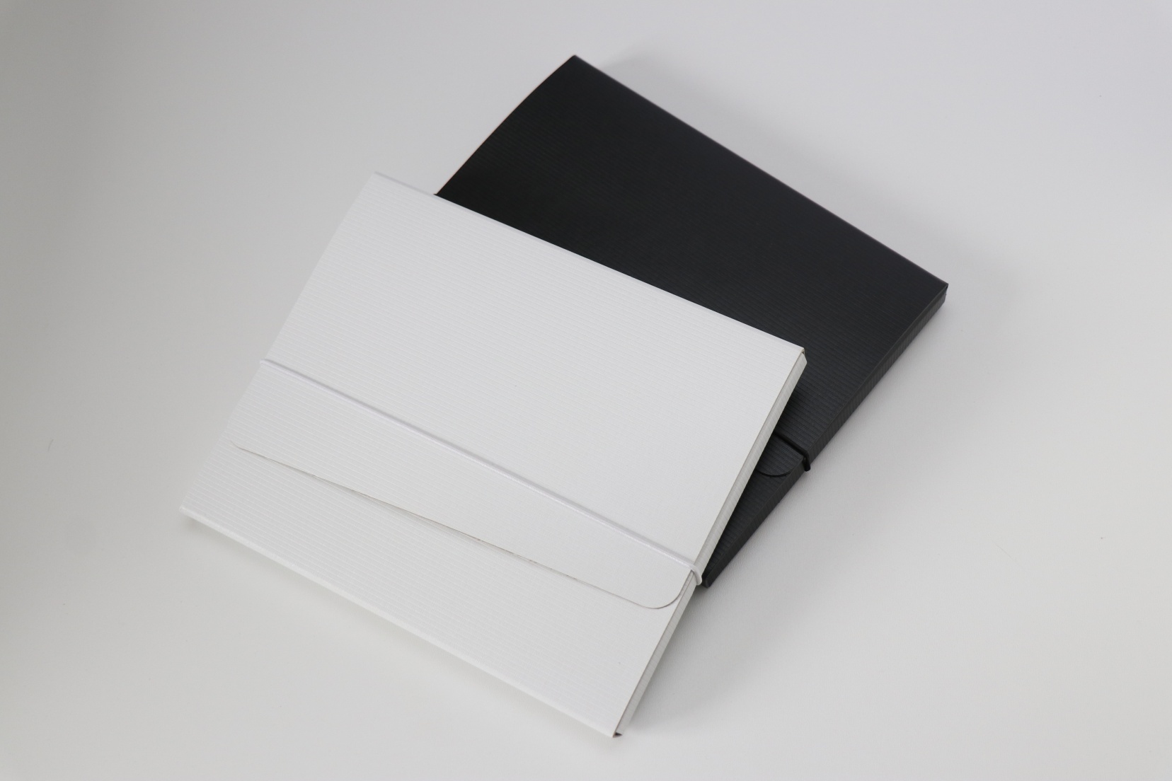 2461_MB_2703_1656x1104 Macro-Box für 20x24 Endlos inkl. Gummiband